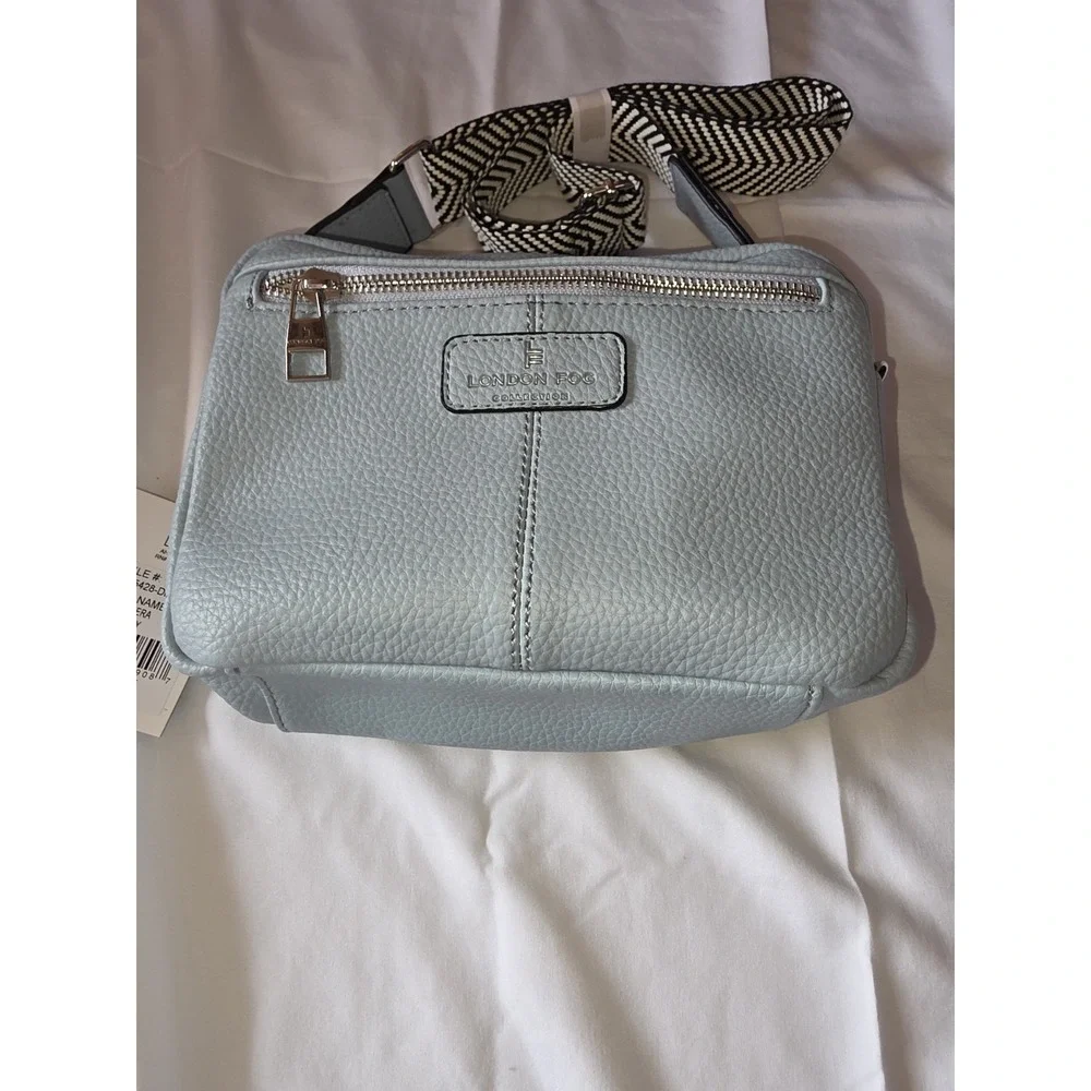 London Fog Camera Size Bag.‎ NWT Blue.